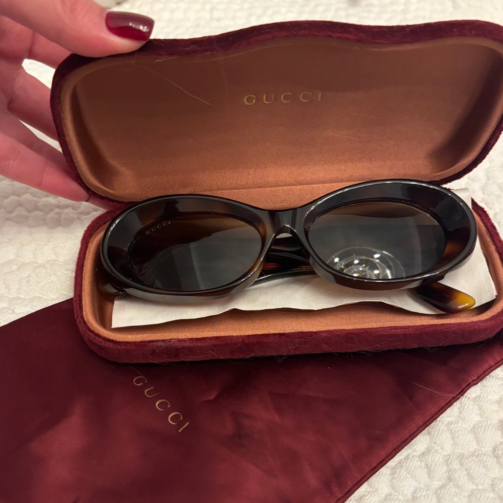 GUCCI Oval-Frame Sunglasses